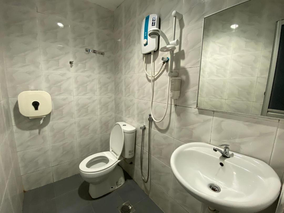 Hotel Zamburger Kota Damansara Luaran gambar